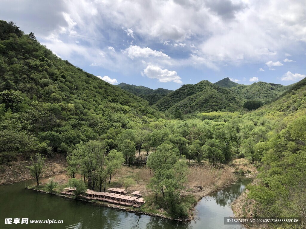 青山绿水蓝天白云