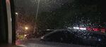 下雨天车窗外 