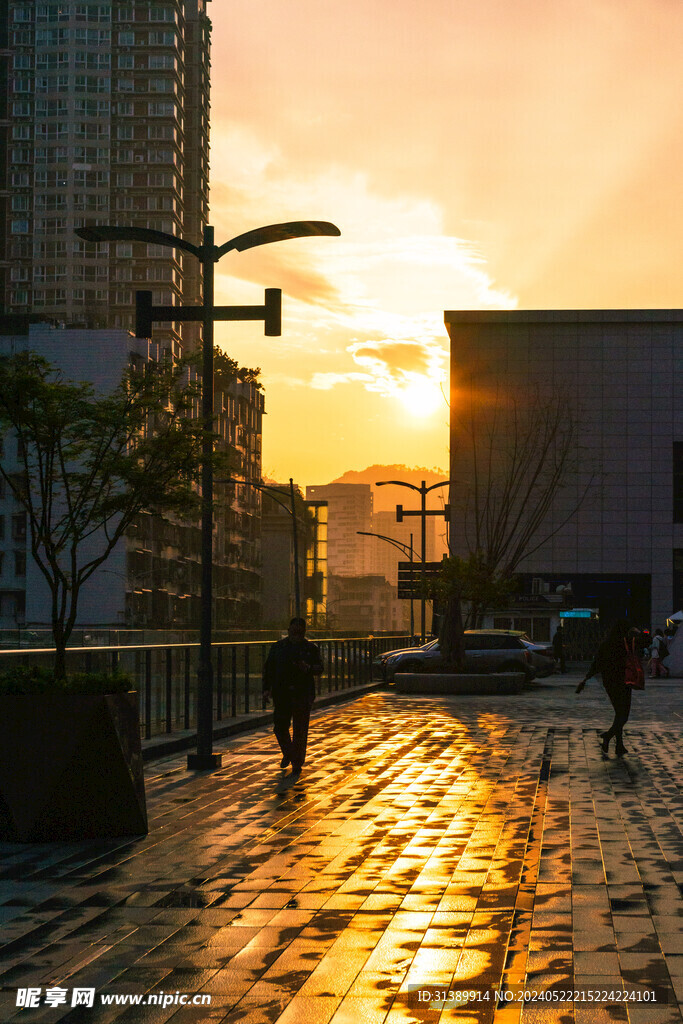 城市夕阳