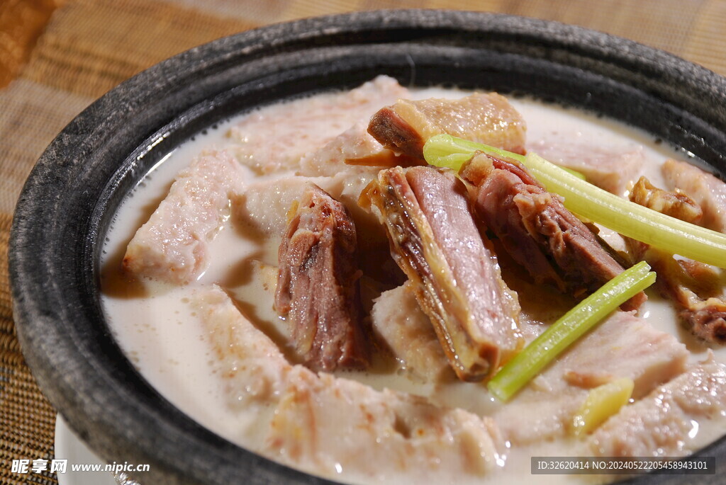 鸭肉煲 油鸭煲