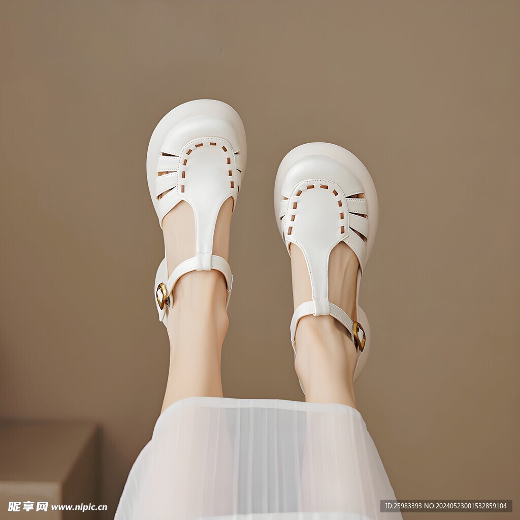 女式凉鞋 