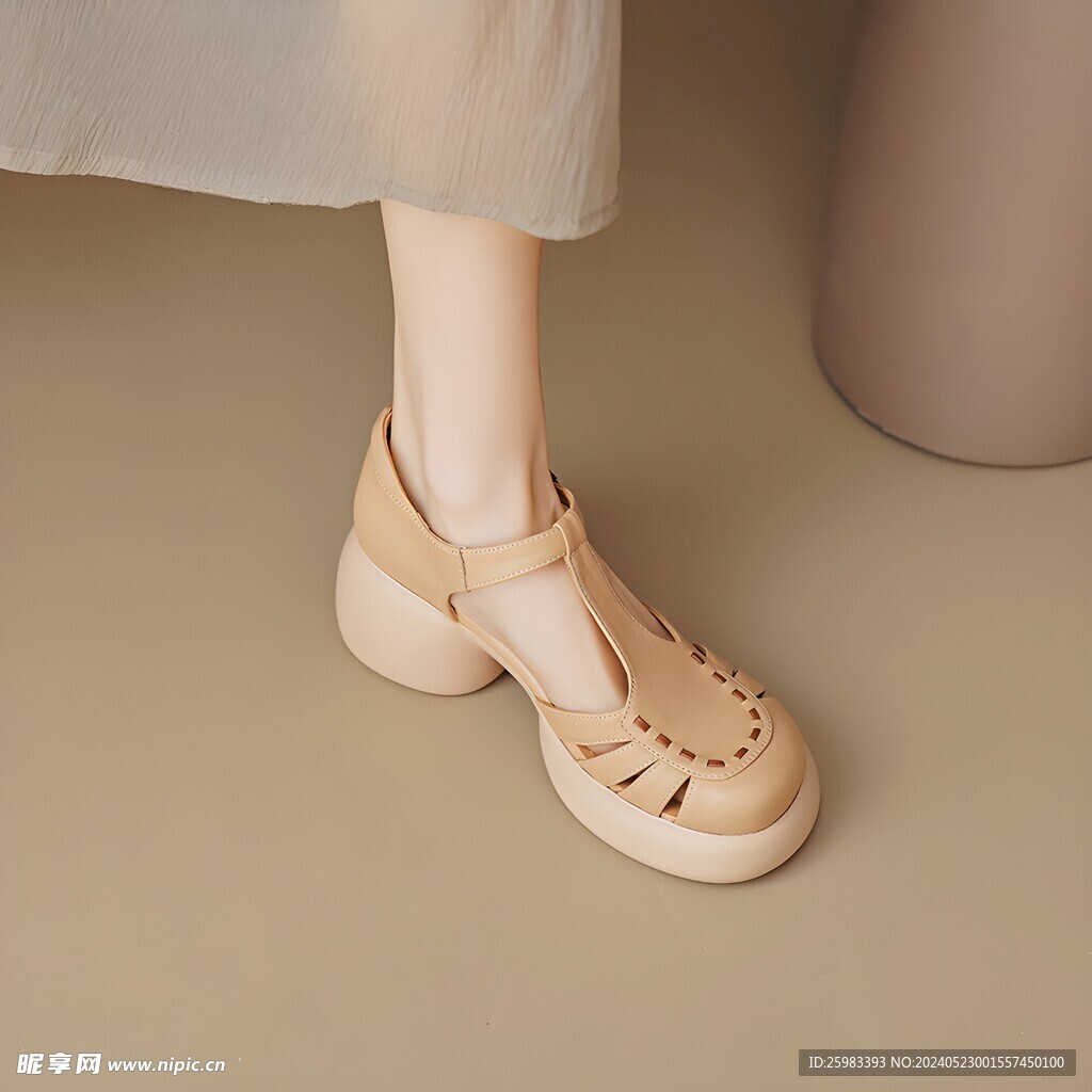 女式凉鞋 