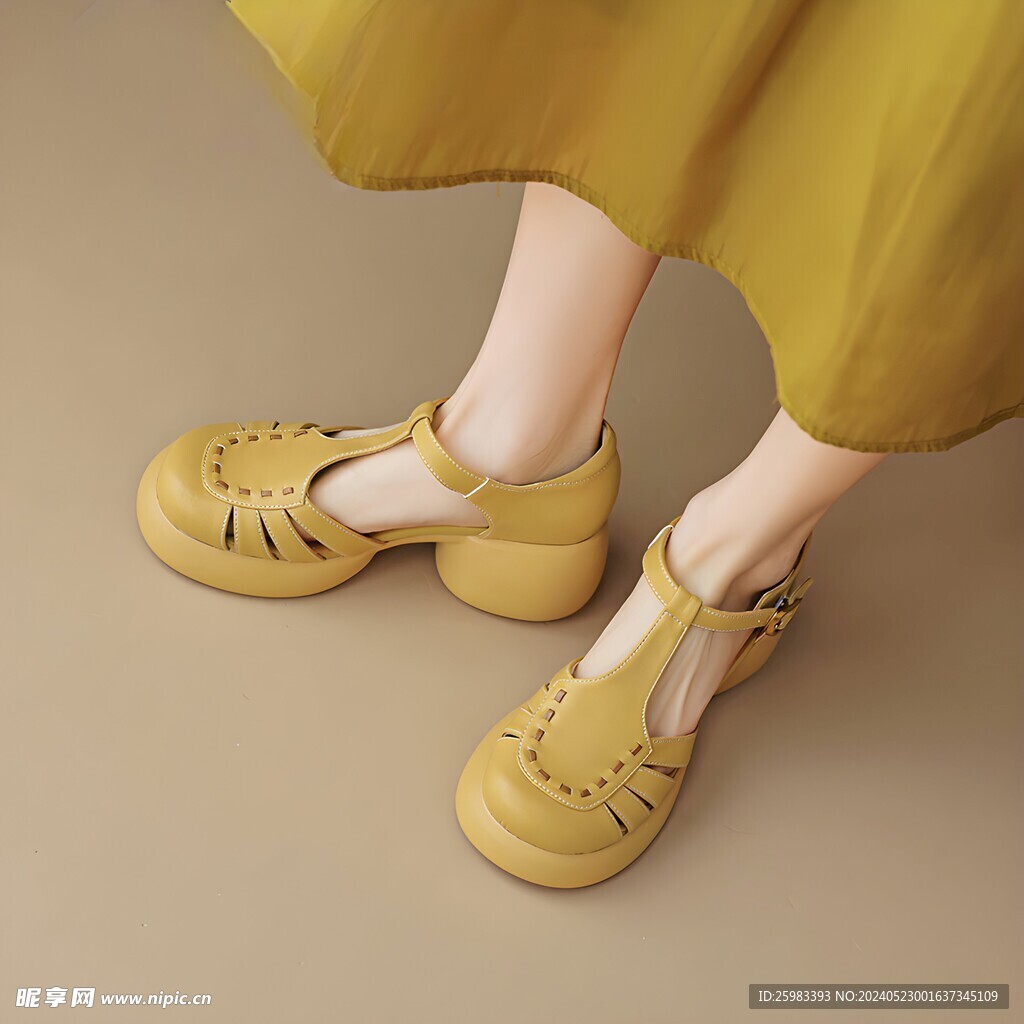 女式凉鞋 