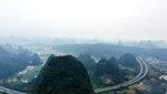 群山叠峦