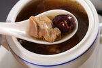 炖汤乌鸡汤