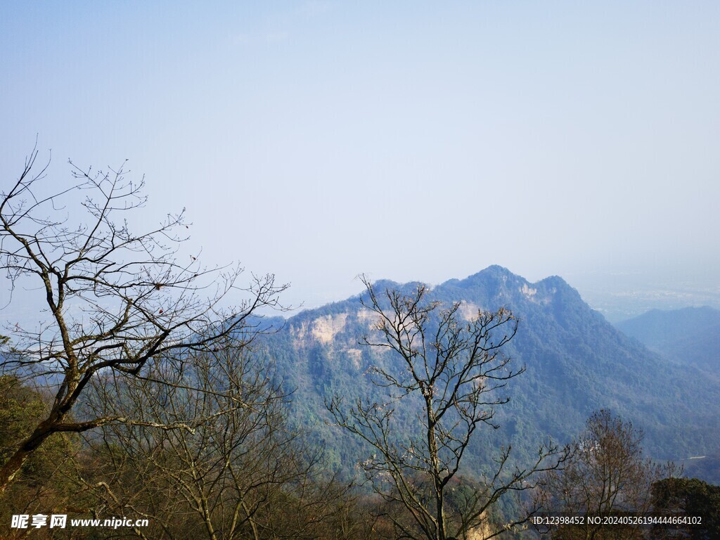 青城山山顶远眺