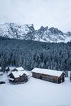 白色雪地