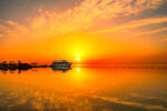 黄昏湖泊夕阳图片