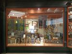 商场橱窗商品展示