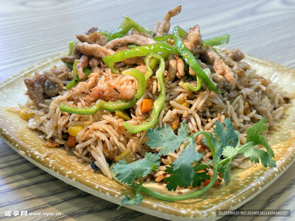 青椒牛肉炒饭