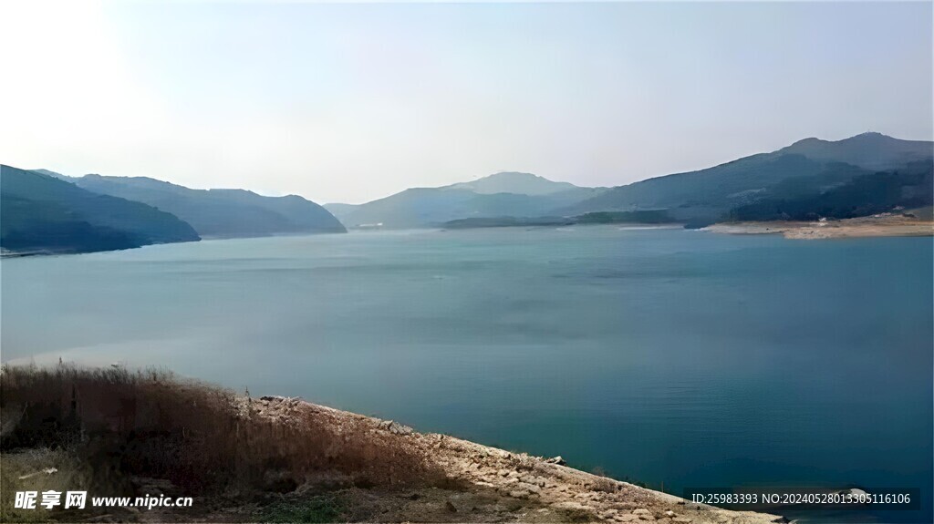 湖畔