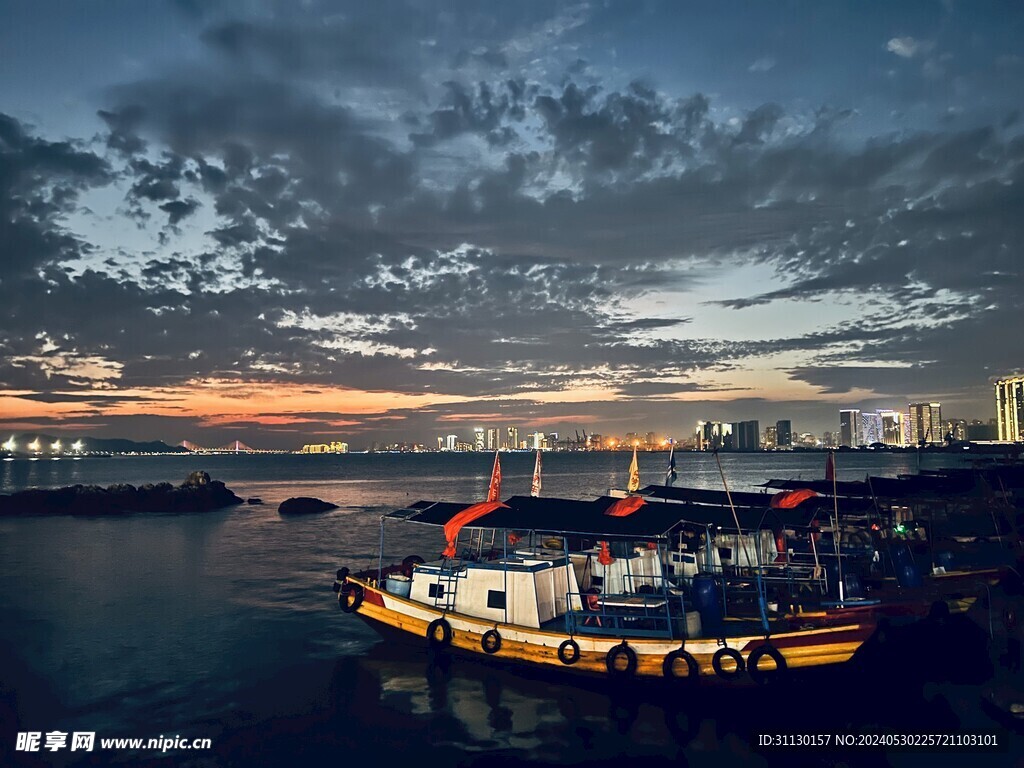 海边渔船