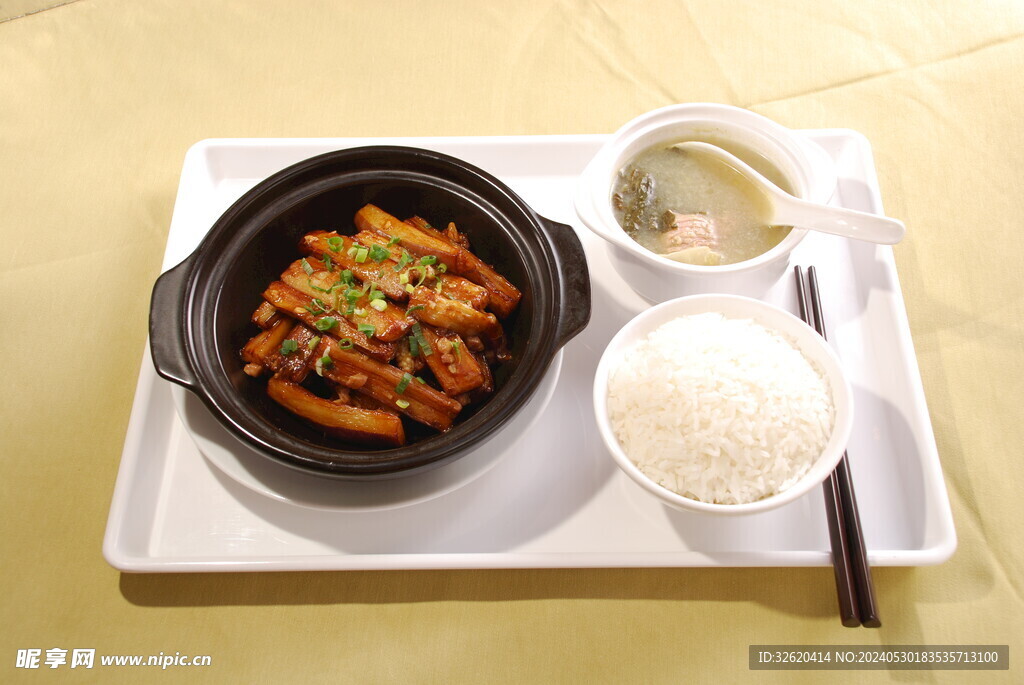 鱼香茄子 米饭