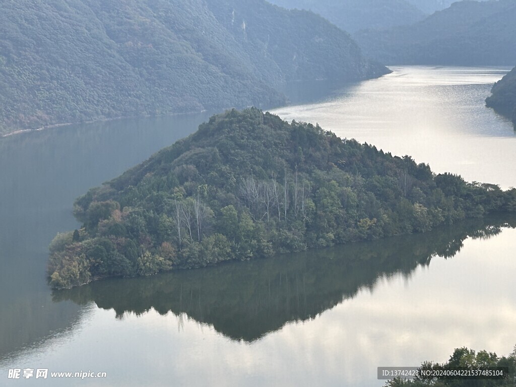 秦岭水库风光景色