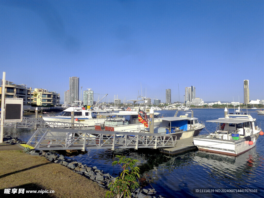 黄金海岸渔港码头风景 