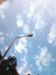 天空路灯