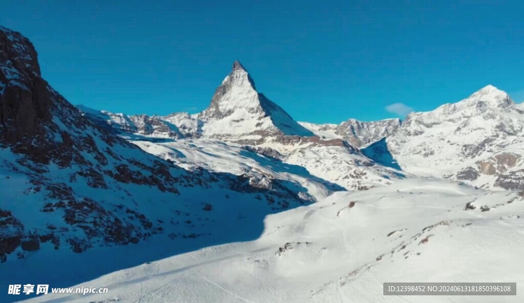 雪山航拍