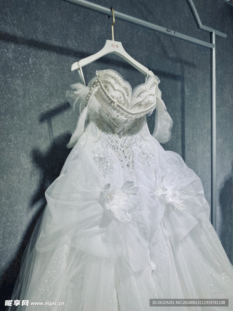 婚纱礼服