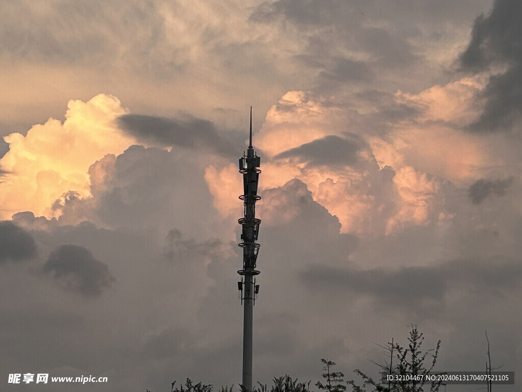 夕阳西下火烧云天空风景