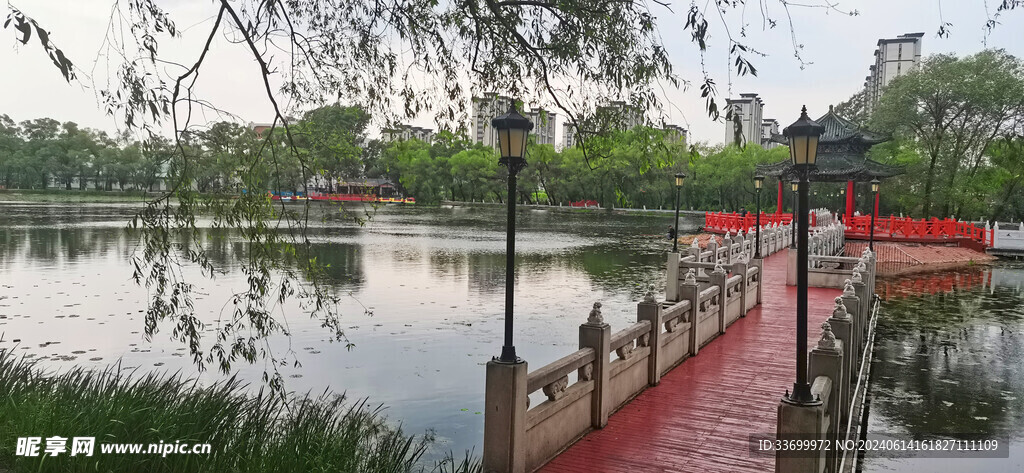 巴彦西郊公园