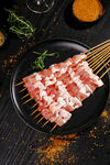 生五花肉烤串