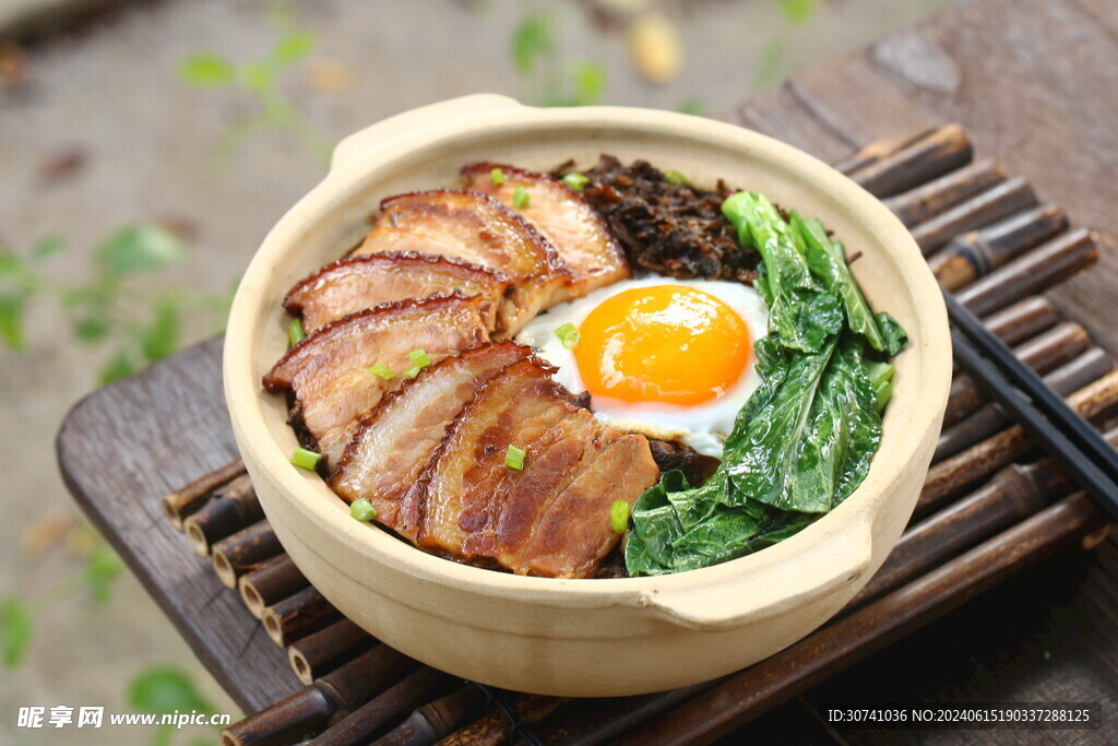 扣肉煲仔饭 煲仔饭海报 粤菜 