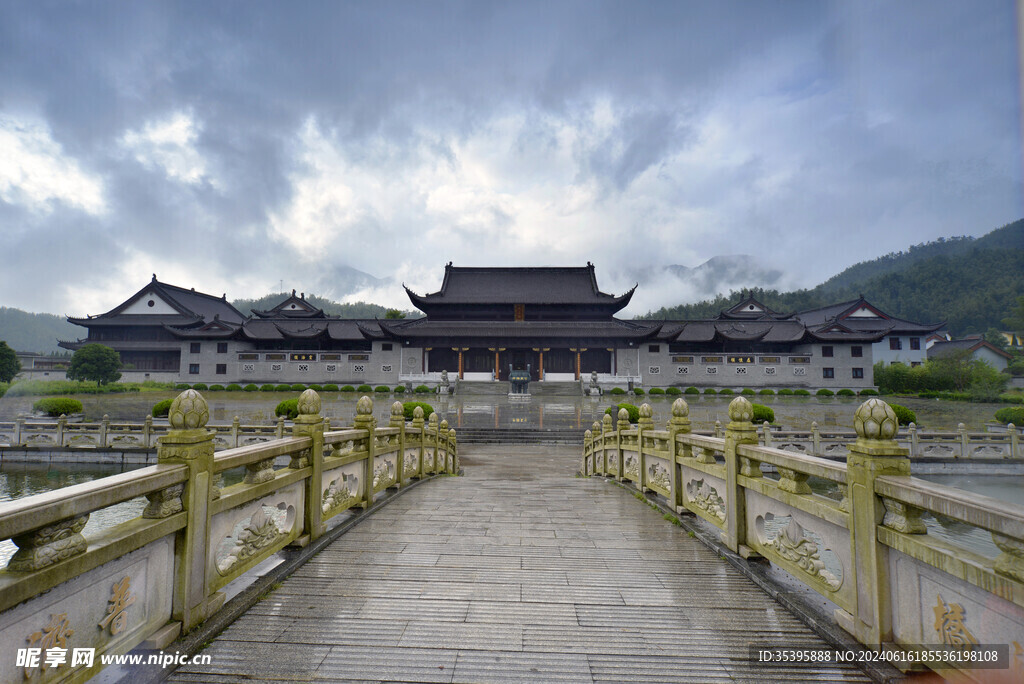 百丈寺全景图