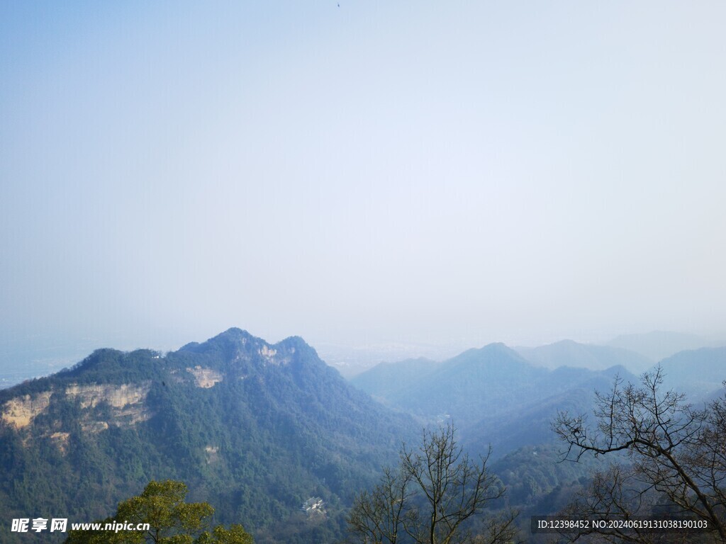 青城山山顶远眺