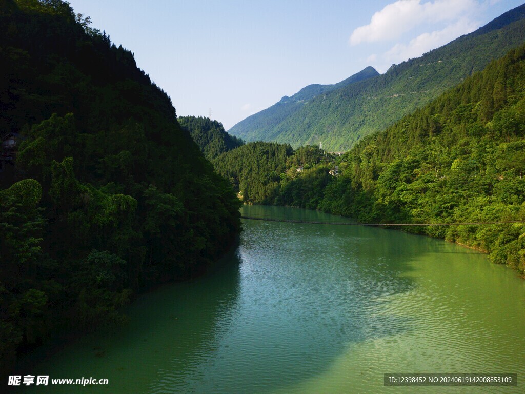 阿蓬江河谷