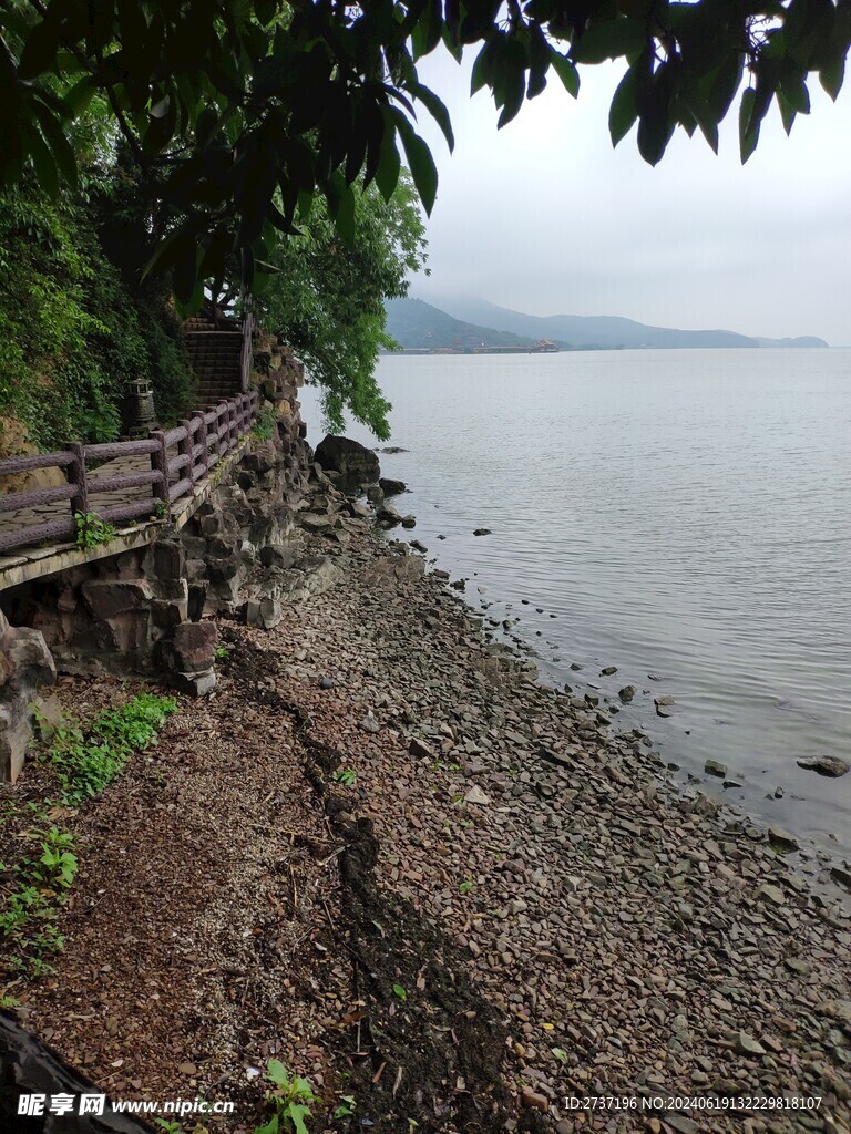 三国城山水