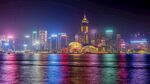 夜晚灯火通明的城市