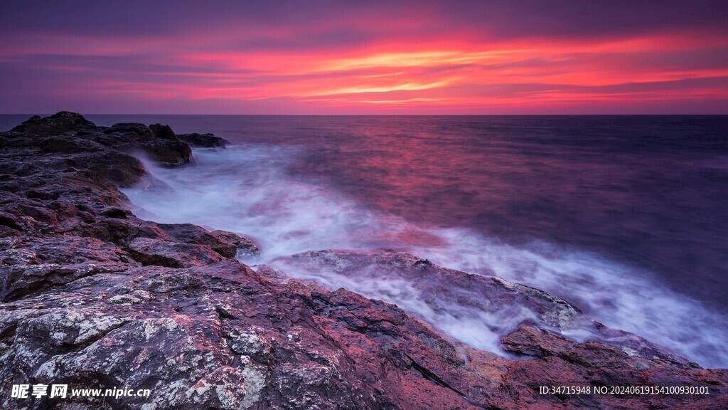 晚霞中的海景