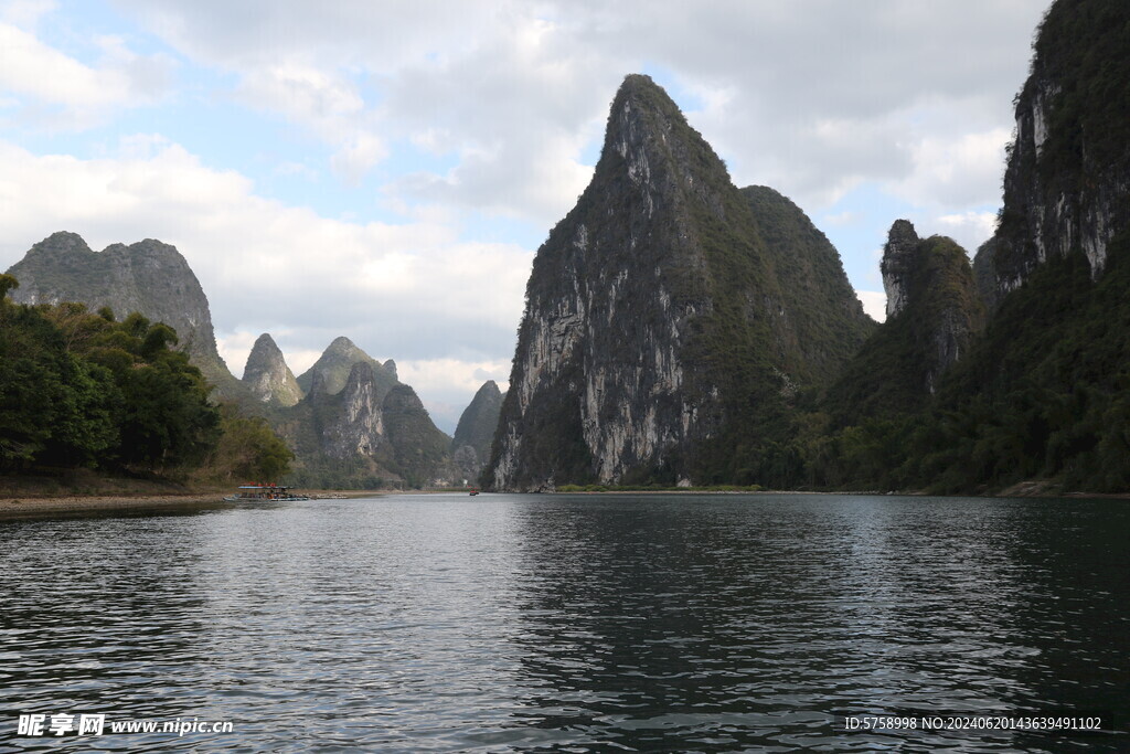 桂林漓江峰林