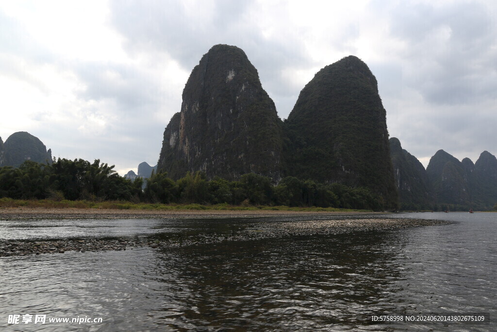 桂林漓江山峰特写