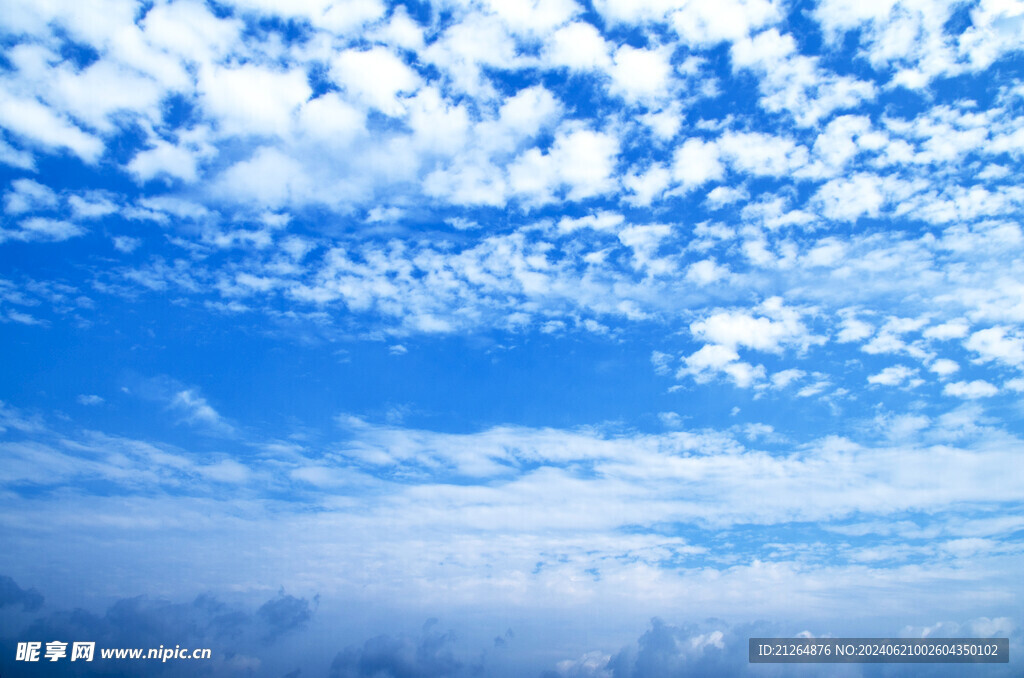蔚蓝天空