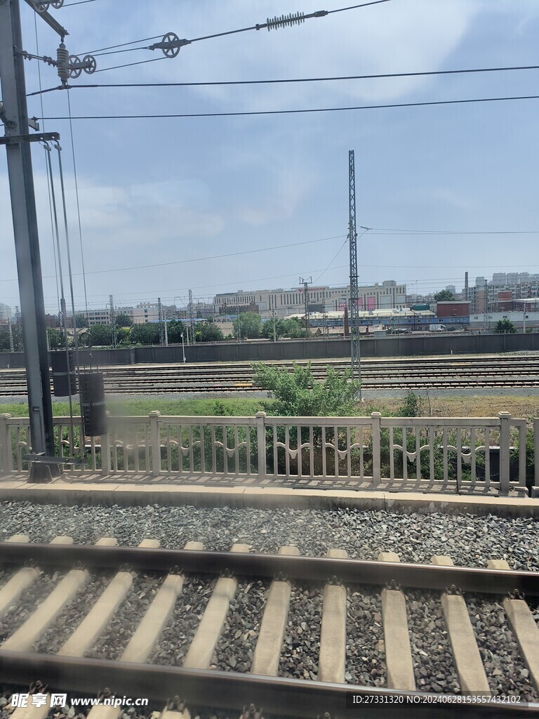 铁轨