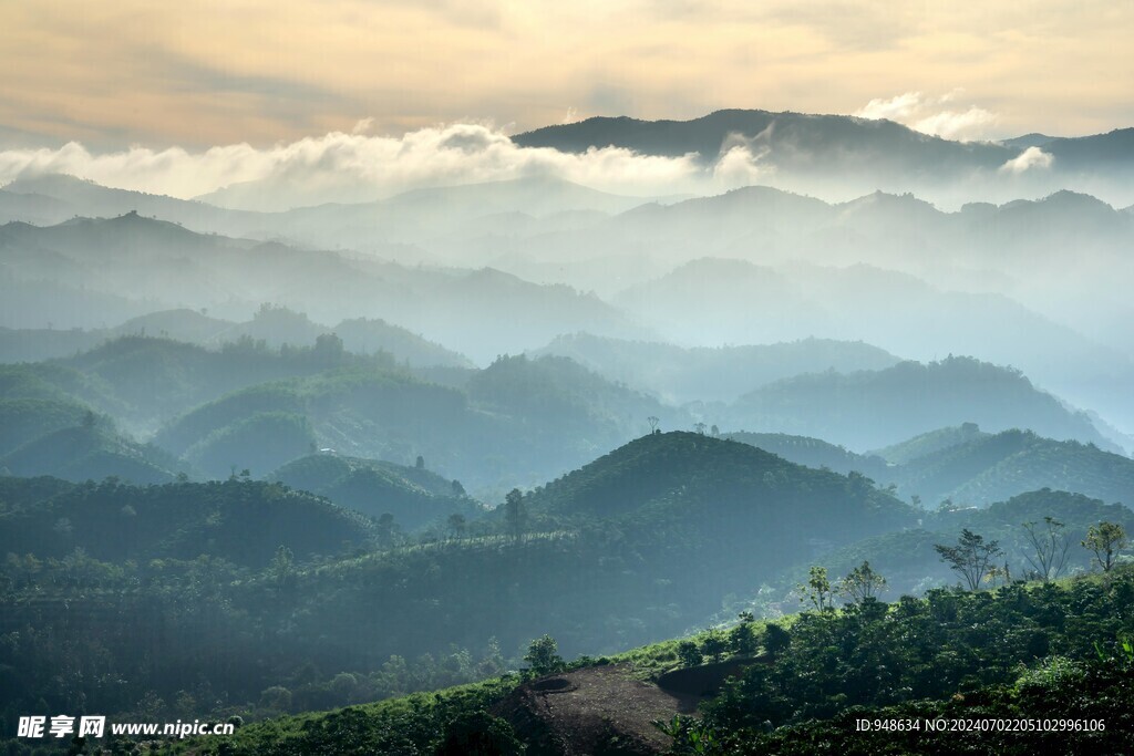 茫茫群山 