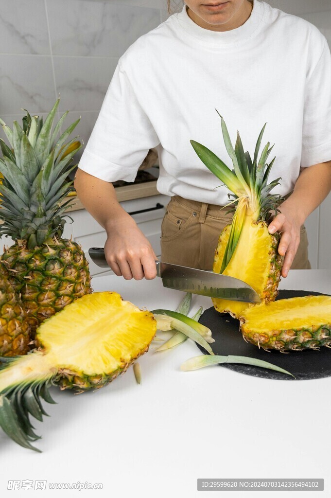 凤梨  
