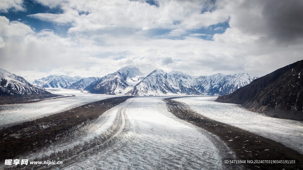 冬天的高山雪原