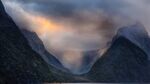 云雾中的高山