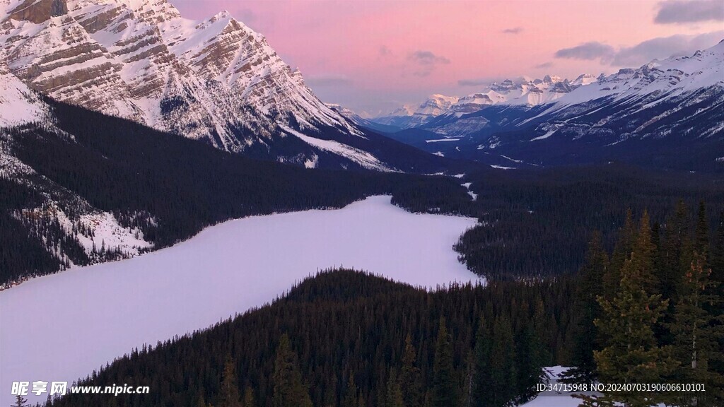 森林雪山