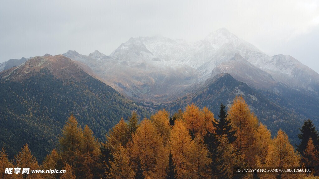 连绵的山峰