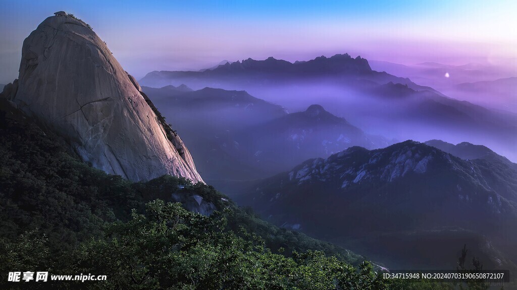 连绵的山峰