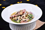 鸡枞菌小黄瓜炒双鲜