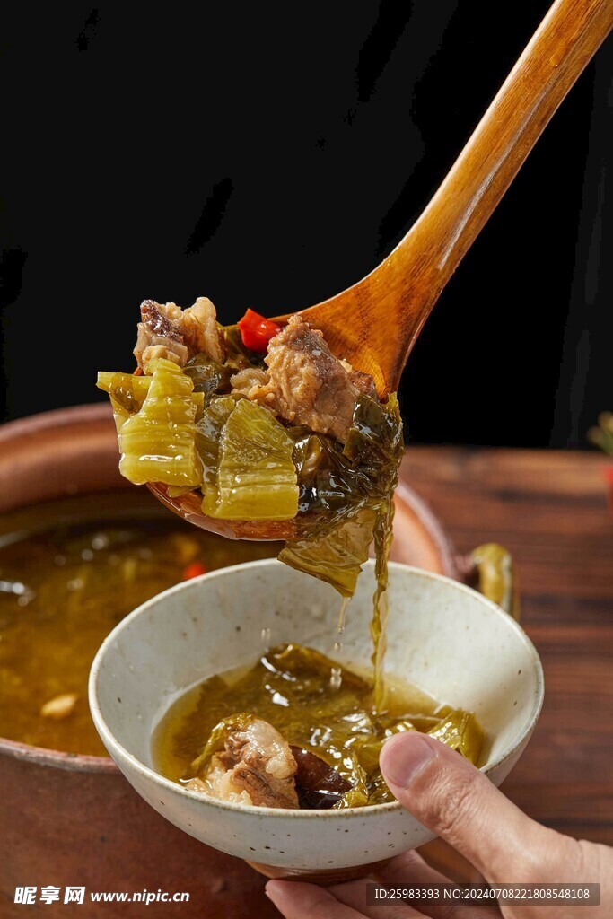 酸菜肉片汤 
