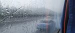 下雨天车窗外