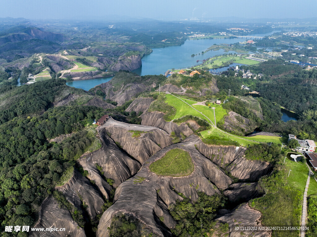 石头山