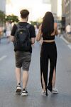 夫妻步行