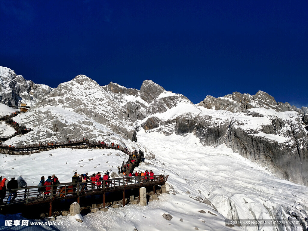 玉龙雪山山顶