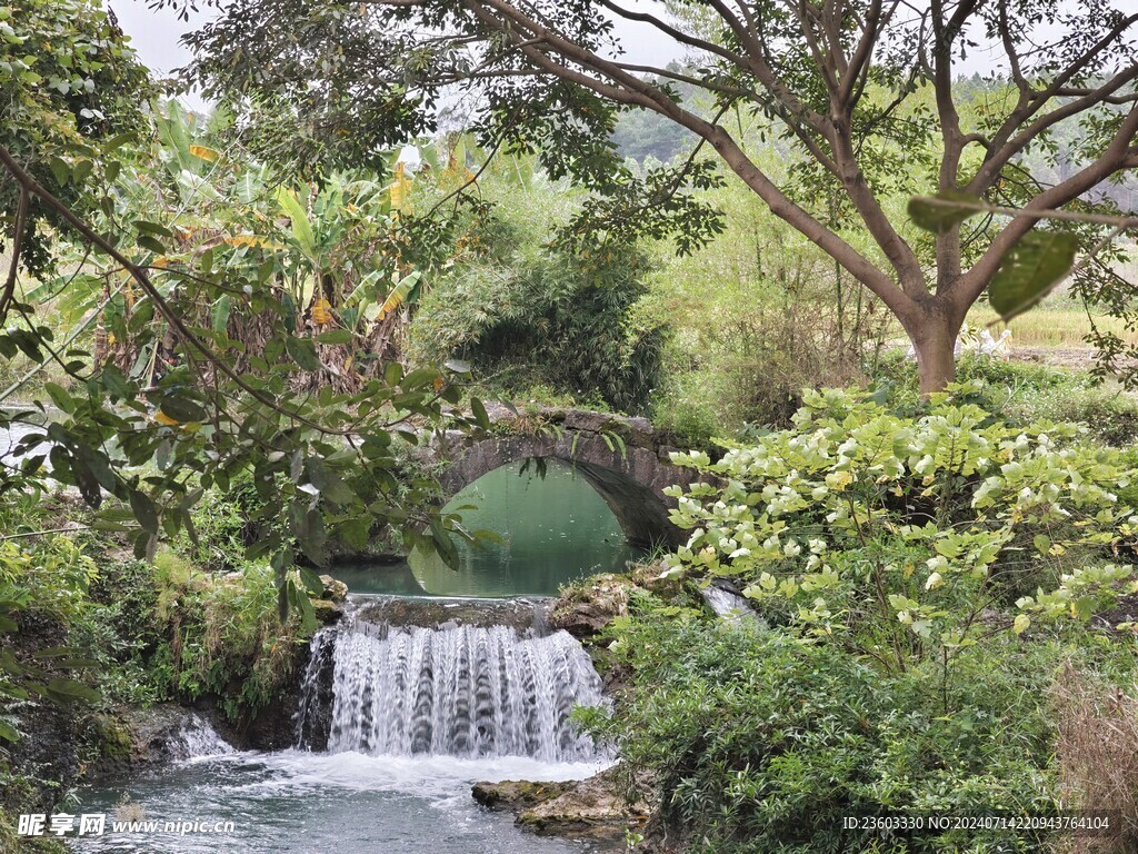 石桥流水